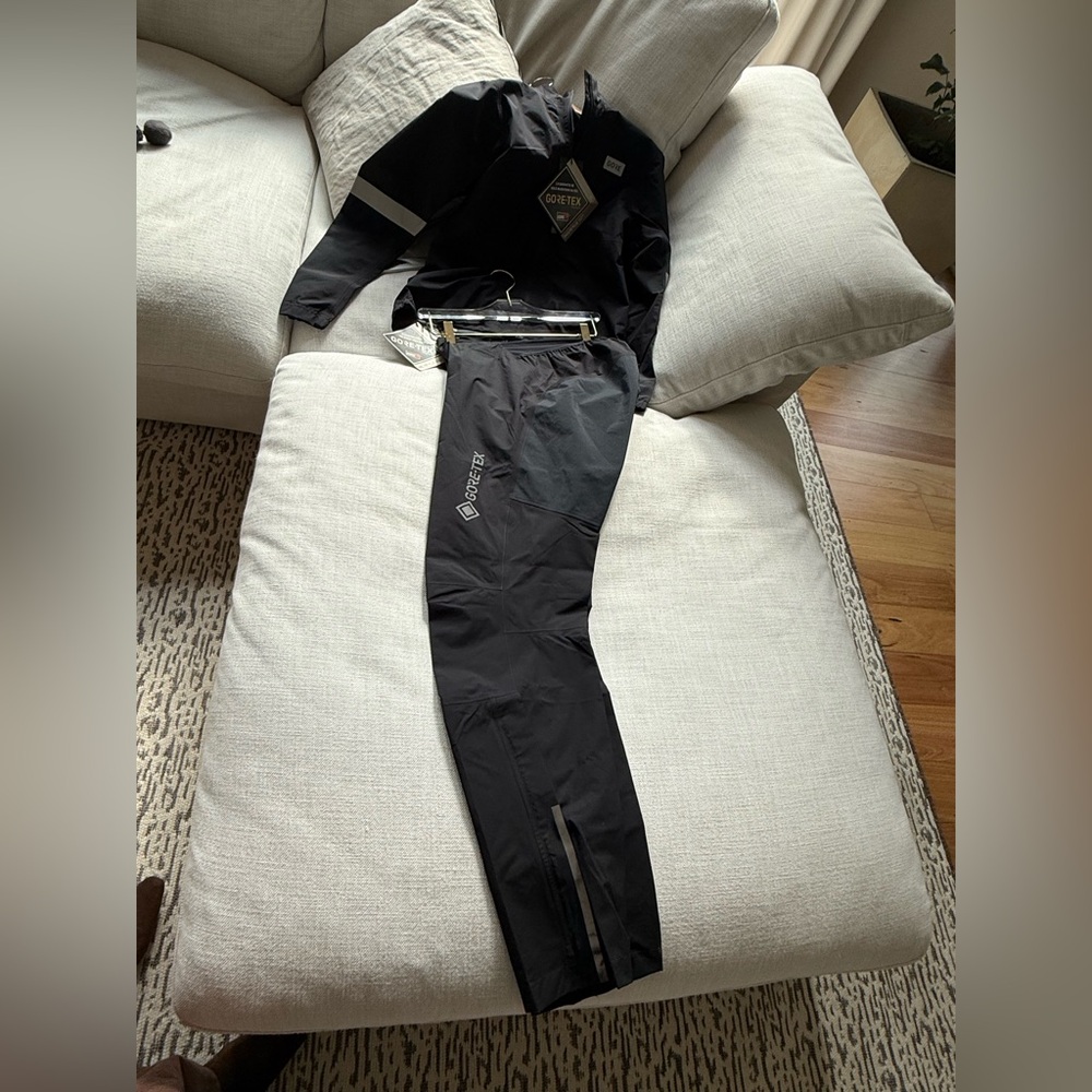 NWT GORE-TEX Black Performance Jacket and Pants Set